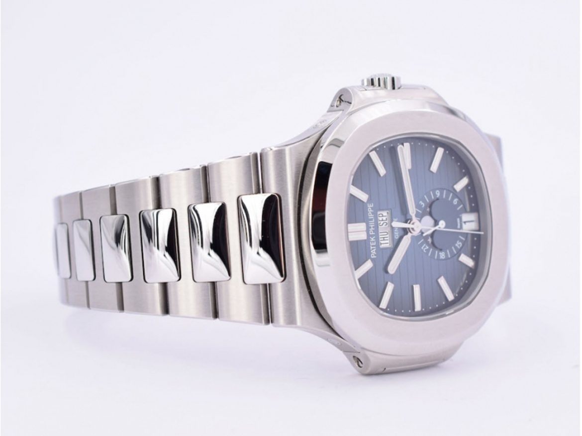 Patek Philippe Nautilus 5726 1A 014 blue new