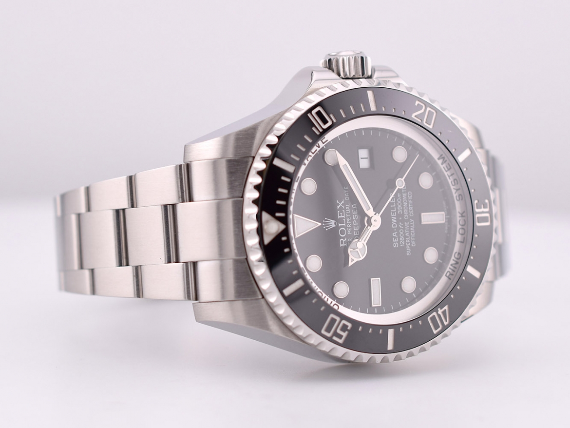 Rolex sea dweller 12800 ft 3900 m price hotsell